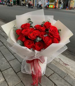 Hồng Đỏ giấy trắng