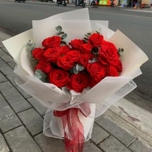 Hồng Đỏ giấy trắng